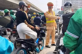 Cảnh báo hệ lụy từ trào lưu độ, chế xe trái phép trong giới trẻ