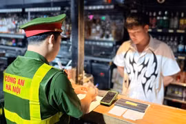 Xuyên đêm kiểm tra quán bar, karaoke, siết chặt an ninh trật tự sau 24h