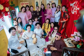 Phụ nữ Công an phường Phúc Lợi trải nghiệm hành trình “5 cửa ô”