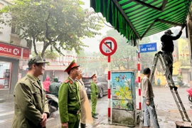 Phường Ba Đình đồng loạt ra quân lập lại trật tự đô thị, vệ sinh môi trường