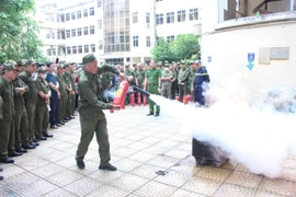 Tập huấn phòng cháy và công cụ hỗ trợ cho hơn 700 đội viên thuộc lực lượng cơ sở tại phường Giảng Võ