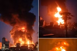 Khoanh vùng ngăn cháy lan tại kho xưởng tái chế dầu ở xã Đông Anh