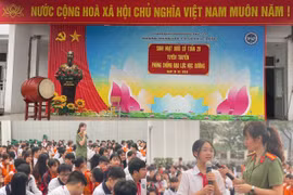 Khi bạo lực học đường “len” lên mạng: Học sinh cần làm gì?