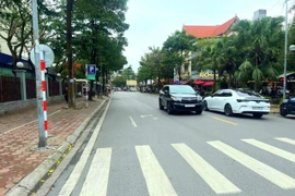 Đường phố gọn gàng, sẵn sàng cho ngày hội non sông trên địa bàn phường Bồ Đề