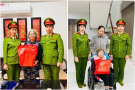 Trao quà, gửi gắm yêu thương từ trái tim người chiến sỹ Công an