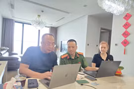 Hơn 40 năm xa Tổ quốc, vợ chồng Việt - Nga bất ngờ với cách làm thủ tục tạm trú ở Hà Nội