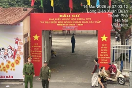 Công an phường Bồ Đề sẵn sàng bảo vệ tuyệt đối an toàn 42 điểm bỏ phiếu