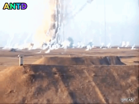 Dù bị cấm, Mỹ vẫn thả bom