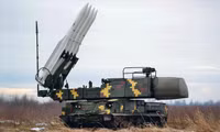 Nga tung hoành trên không, Ukraine dò dẫm trên mặt đất