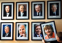 [ẢNH] Những khoảnh khắc đáng nhớ về bà Merkel trong 16 năm làm Thủ tướng Đức