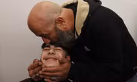 Cảnh đoàn tụ cảm động sau khi các tù nhân Palestine được Israel trả tự do