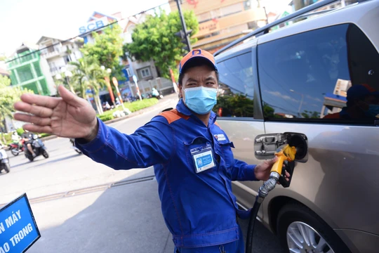 Một loạt thuế xăng dầu được giảm về 0%