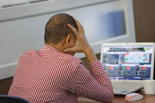 Nghịch lý thị trường chứng khoán: VN-Index tăng mạnh, nhưng 3/4 số ngành giảm điểm