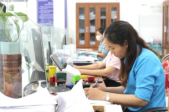 Bộ Nội vụ thông tin về việc đề xuất tăng lương cơ sở trong năm 2026