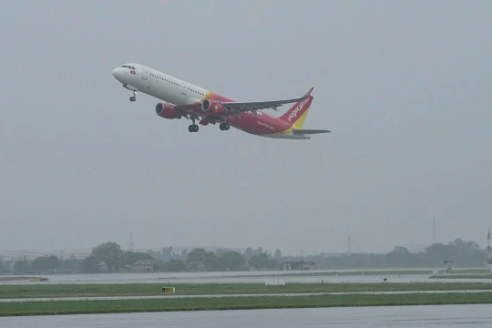 Hoạt động của sân bay Nội Bài bị phản ánh gây ồn, ảnh hưởng đến khu dân cư, nhà chức trách nói gì?