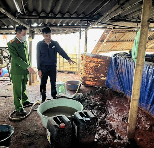 Tin Podcast ngày 29-1-2026: Hai xưởng phân kim đổ 6,7 tấn chất thải nguy hại gì ra sông Đuống