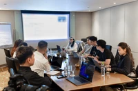 “Phù thủy” Đinh Hà Uyên Thư mang trực thăng và ngựa đua lên sân khấu "Đấu trường sấm"