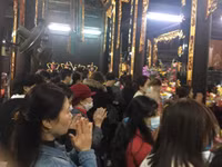 Giới trẻ Hà thành đến chùa Hà cầu duyên đầu năm mới