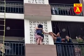 Giải cứu kịp thời người phụ nữ có ý định tự tử tại Tây Hồ