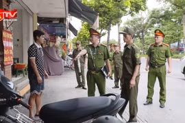 Công an phường Ô Chợ Dừa tăng cường xử lý vi phạm trật tự đô thị