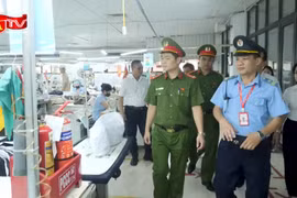 Đội Chữa cháy và CNCH khu vực số 1 tăng cường kiểm tra an toàn PCCC tại các kho, xưởng sản xuất