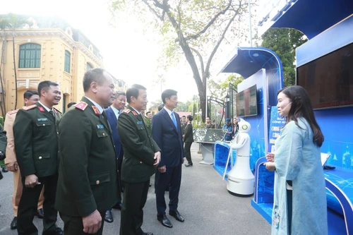‘Đi nhanh, đi vững chắc’ tạo nền móng, đà phát triển thực hiện Nghị quyết Đại hội Đảng các cấp