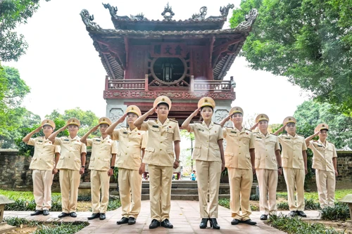 70 năm lửa thiêng tiếp bước: Khám phá "mã gen Ba Nhất" của 10 Gương mặt trẻ Công an Thủ đô tiêu biểu 2025