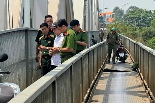 Tin Podcast ngày 11-3-2026: Khởi tố vụ tàu Thành Đạt 86 tông cầu Ghềnh gây thiệt hại nghiêm trọng 