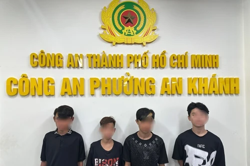 Bắt 'nóng' nhóm thiếu niên 13-14 tuổi trộm cắp nhiều xe máy