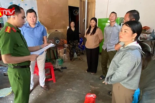 Bắt đối tượng chế thuốc nam rồi rao bán trên mạng