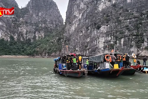 Đột kích sới bạc trên biển, bắt giữ 30 đối tượng