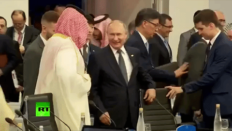 Tổng thống Putin tỏ ra rất thân thiết với Thái tử Saudi Arabia