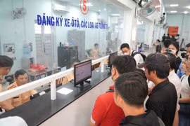 Từ 15/8: Dùng VNeID mức 2 được miễn lệ phí trước bạ xe máy, giảm 50% với ôtô
