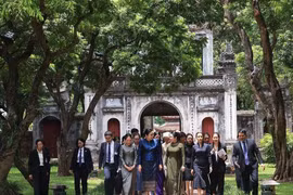 Phu nhân Thủ tướng Lê Minh Hưng cùng Phu nhân Thủ tướng các nước Lào, Campuchia, Thái Lan thăm Văn Miếu-Quốc Tử Giám