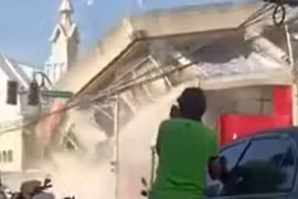 Video tòa nhà đổ sụp trong trận động đất 7,8 độ ở Philippines