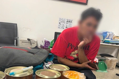 Phát hiện thủ đoạn nguỵ trang ma túy trong hộp bánh kẹo đưa qua cảng hàng không Nội Bài