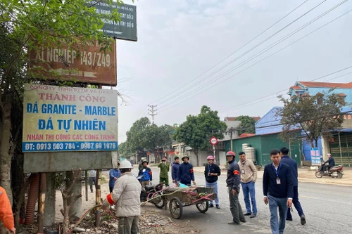 Ra quân xử lý giải toả vi phạm trật tự an toàn giao thông, lấn chiếm lòng đường, vỉa hè