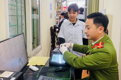 Tiếp tục triển khai cấp căn cước cho học sinh Tiểu học, Trung học cơ sở