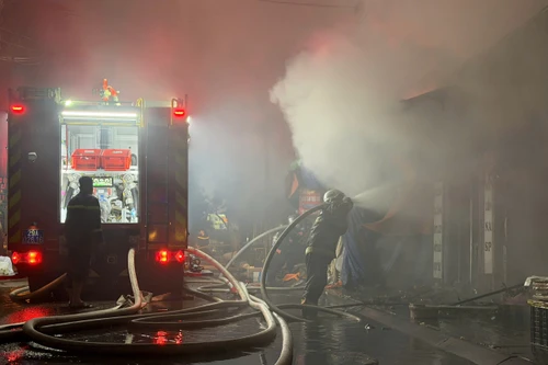 Không có thiệt hại về người trong vụ cháy chợ Xanh 