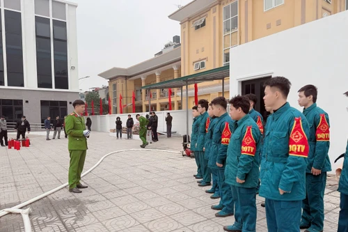 Cán bộ, công chức và lực lượng dân quân tự vệ nâng cao kỹ năng phòng ngừa hỏa hoạn