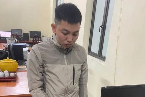 Xử lý đối tượng đặt mua pháo qua mạng xã hội Facebook