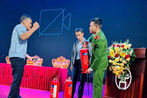 Đảo đảm an toàn cháy, nổ phục vụ công tác tiếp xúc cử tri tại xã Đông Anh