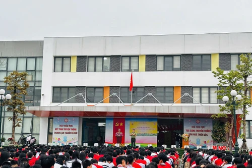 Tuyên truyền phòng ngừa "bắt cóc online", lừa đảo qua mạng cho 1.600 học sinh, giáo viên