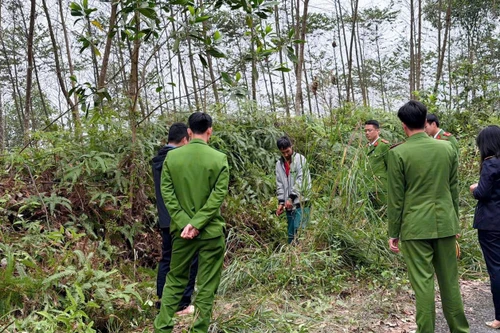 Đối tượng xịt hơi cay, dùng dao tấn công người phụ nữ trong đêm tối