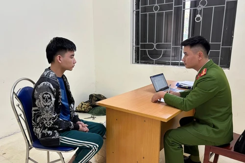 Bắt hai anh em lừa đảo dưới hình thức cho vay tiền qua mạng