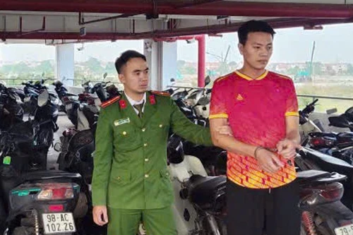 Đối tượng có tiền án tội giết người, đột nhập công ty trộm cắp tài sản