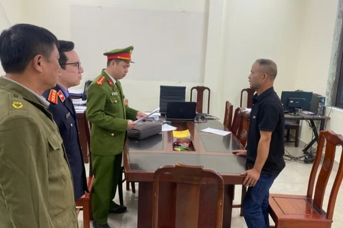 Khởi tố đối tượng gây ô nhiễm môi trường