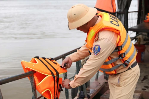 Tìm chủ sở hữu, người quản lý, người sử dụng hợp pháp của những phương tiện thủy