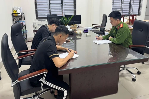 Tạm giữ hình sự 2 đối tượng đánh bạc trên không gian mạng