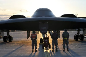 B-2 Spirit, oanh tạc cơ chiến lược của Mỹ có thể tung đòn tấn công tầm xa trong im lặng